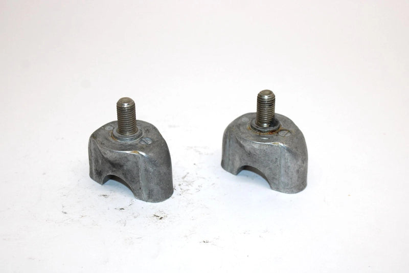 09 Honda Trx 500 Fpea Foreman Oem Lower Handlebar Mount Pair 53130-HB3-770 Q1020