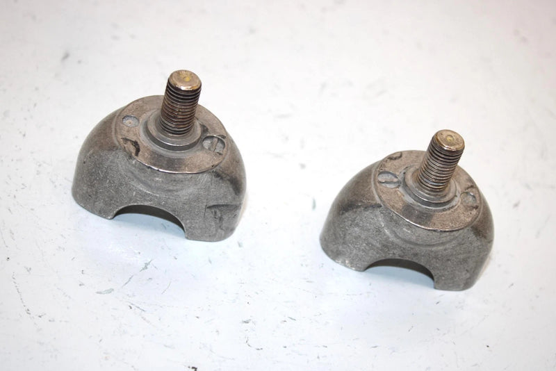 86 Honda Fourtrax350 Trx3504x4 Oem Lower Handlebar Mount Pair 53130-HA0-680 AH31