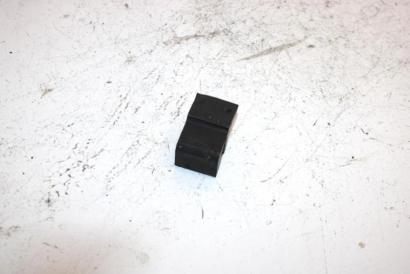90 Yamaha Exciter Oem Hood Stopper 8V0-77188-00-00 Q4109