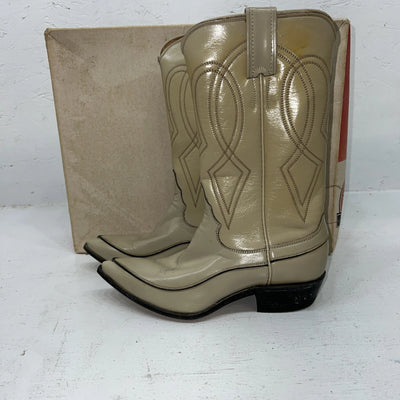 New Women’s Tan Justin Cowboy Boots. L4018 5 C. 20-72