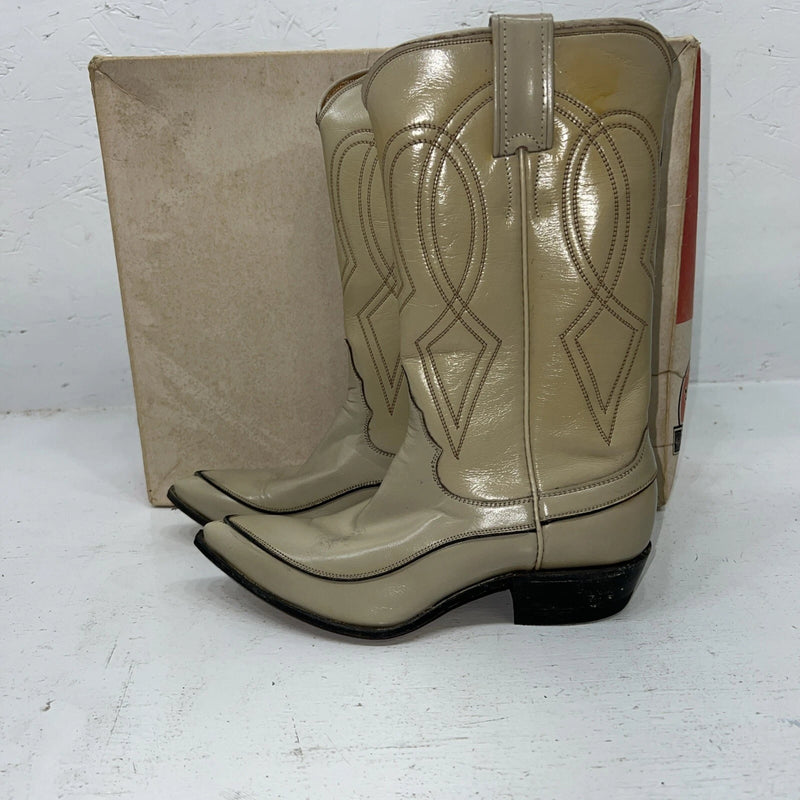 New Women’s Tan Justin Cowboy Boots. L4018 5 C. 20-72 