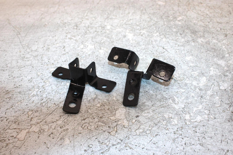 2006 Polaris Sportsman 500 Oem Upper Seat Backrest Bracket Set 5249636-067 AP186