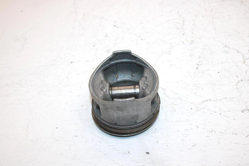 1986 Yamaha  Moto 4 Oem 68mm Piston 21V-11631-00-Y0 AY7