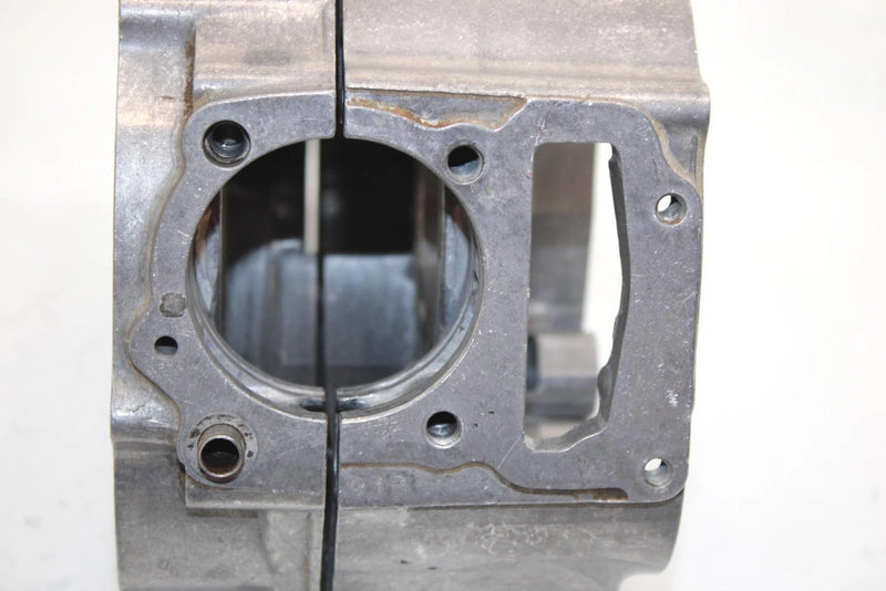 86 Honda Fourtrax  Trx125 A Oem Crankcase 11100-VM6-680 11200-VM6-000 AH7