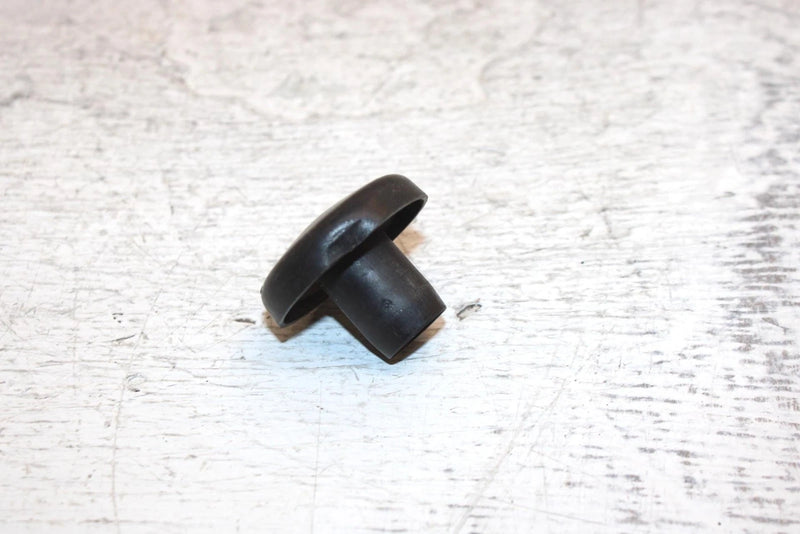 1998 Ski-doo Mach 1 700 Oem Spindle Cap Cover 572091300 SS3