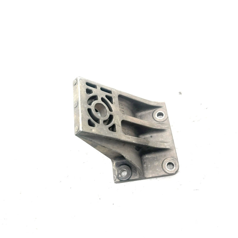 01 Yamaha WaveRunner XLT1200 OEM Left Rear Mount Bracket  68N-21425-00-94 JY29