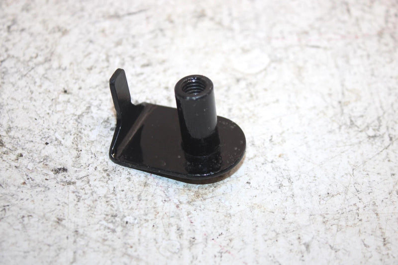 1998 Honda Foreman Fourtrax Oem Rubber Mounting Nut 50607-HM7-700 AH35