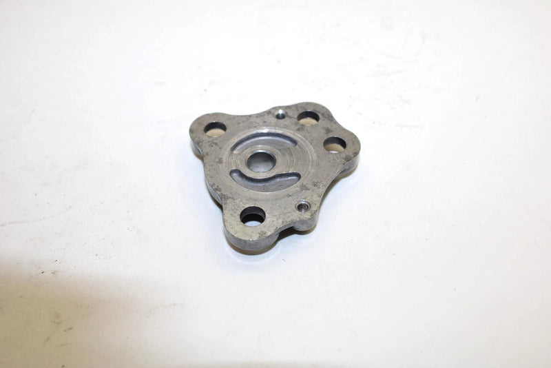 1997 Yamaha  Kodiak 400 Oem Oil Pump Case Cover 1UY-13300-00-00 Q3425