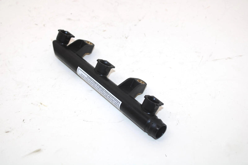 2017 Ski-doo Grand Touring 900 Oem Injector Rail 420874965 SS65
