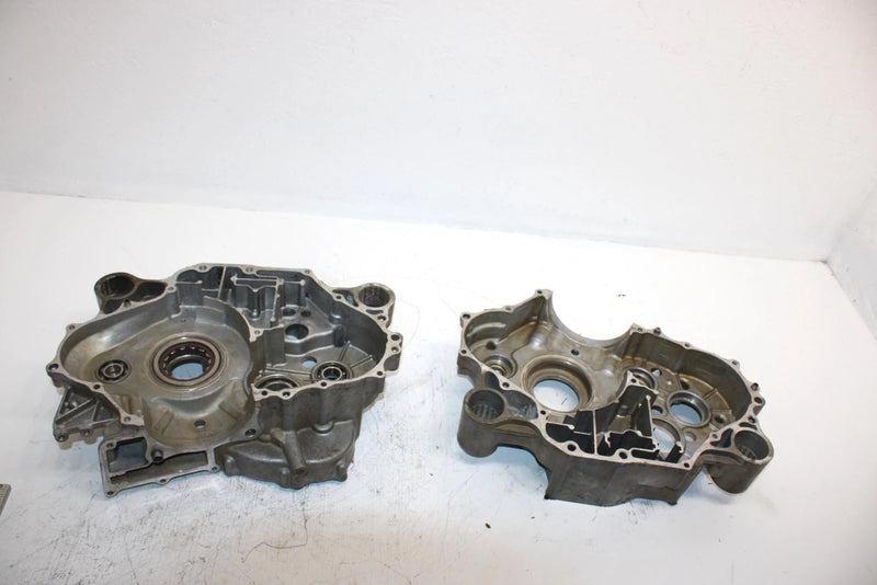 2004 Honda Fourtrax Rincon Oem Crankcase 11100-HN8-000 AH2