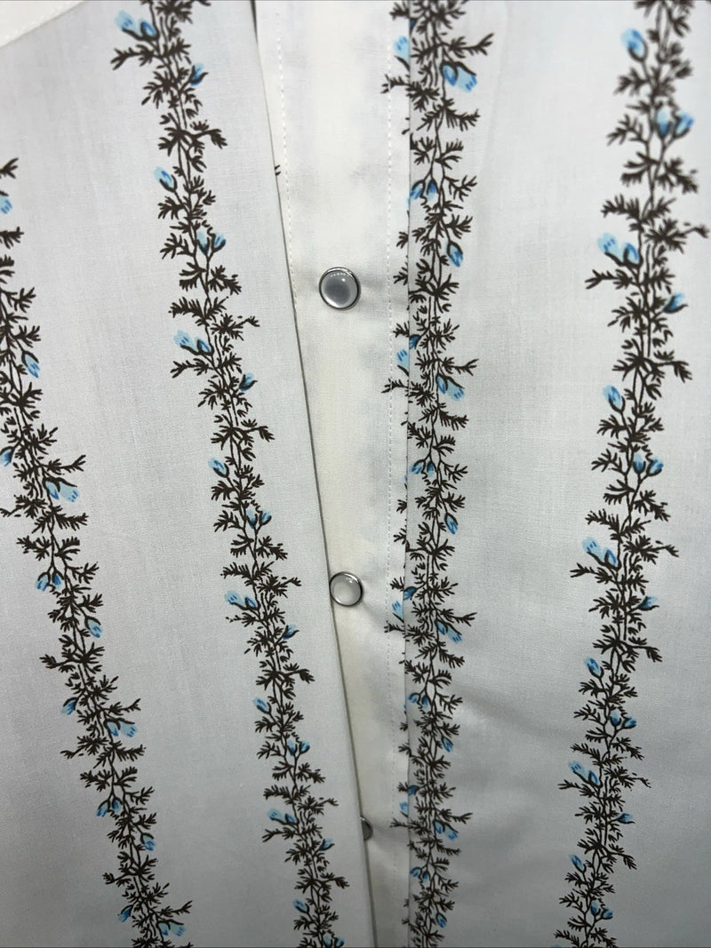 New Men’s White Floral White House Pearl Snap Long Sleeve Shirt. XXL G-67