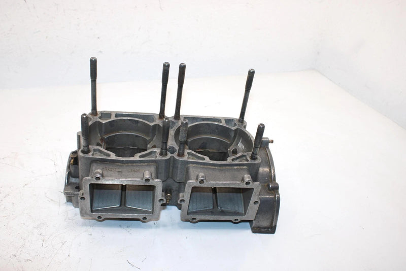 00 Polaris Xc Sp 600 Oem Crankcase TWN W/Studs 2201556 2201697 SP140