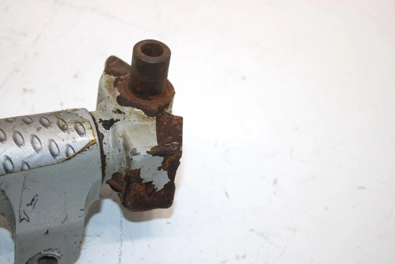 03 Arctic Cat Mountain Cat 900 Oem Right Steering Knuckle 1703-076 SA247