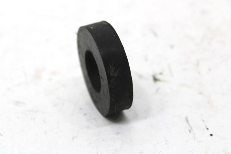 1987 Yamaha Srv Oem Engine Mount Damper 8V9-21485-00-00 SY131