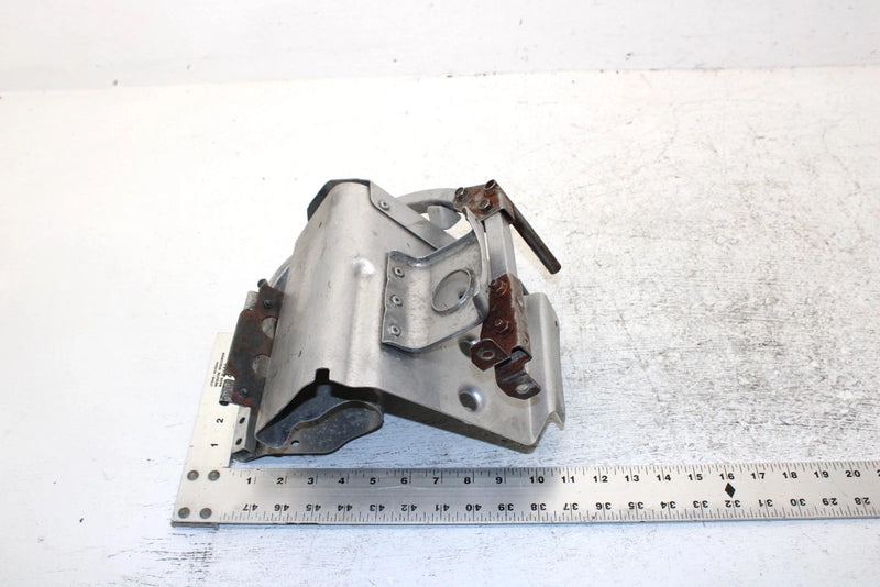 1996 Yamaha Vmax 600 Oem Left Footwell 8AB-21926-00-00 SY29