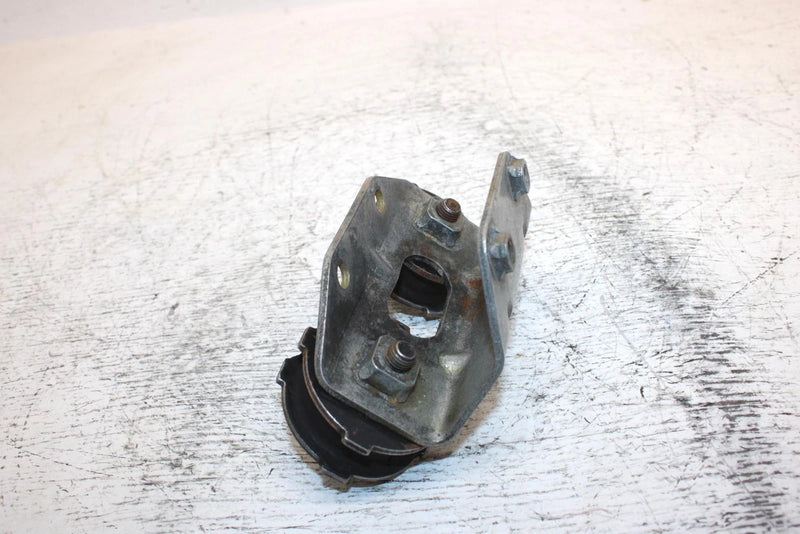 1995 Yamaha Vmax 600 Oem Rear Upper Motor Mount W/Bushings  82M-21425-00-00 SY11