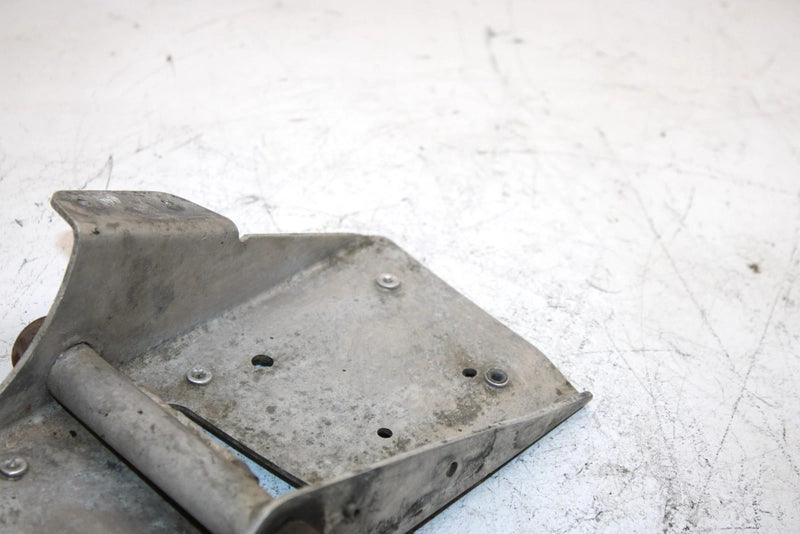 07 Polaris Supersport Edge Oem Right Trailing Arm Mount 2202598 Q5149