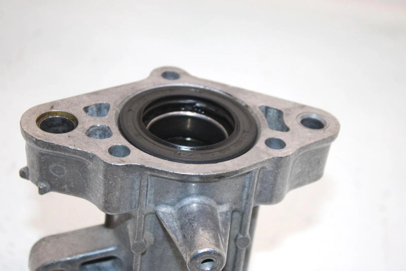 86 Suzuki Lt185 Model F Oem Axle Housing 64720-24402 AS1