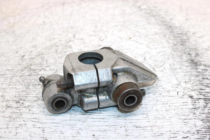 1995 Yamaha Vmax 600 Oem Right Suspension Bracket 84M-2377E-00-00 SY11