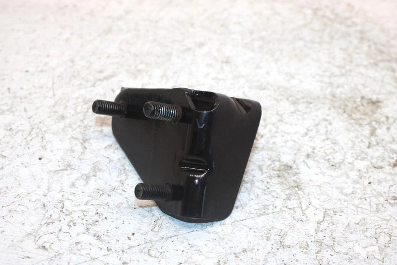 2006 John Deere  Buck 650 Oem Upper Engine Mount Bracket 707000161 AJ0