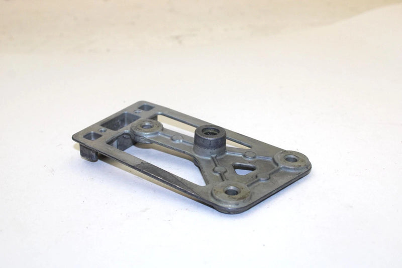 1999 Kawasaki Jet Ski 1100 Stx Oem Fuel Valve Bracket 11049-3718 JK0