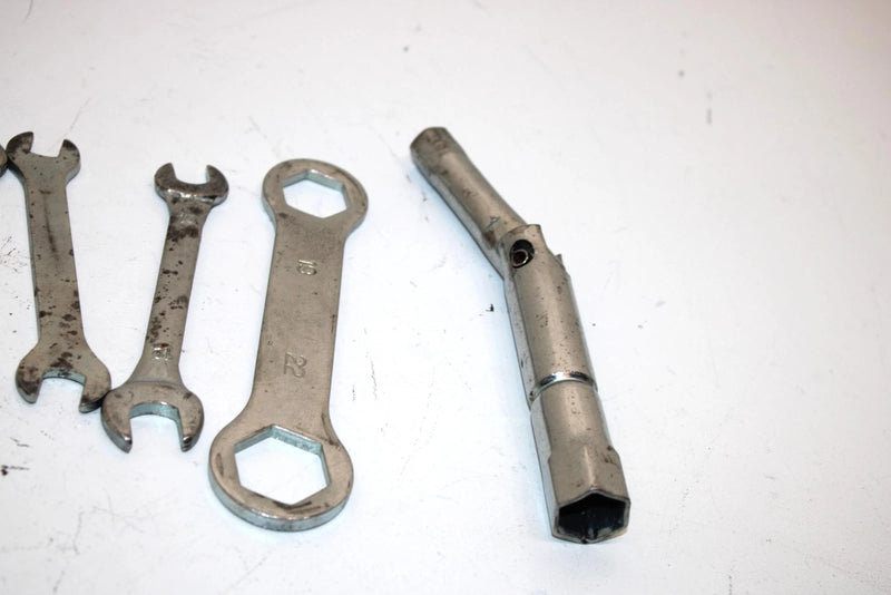 07 Yamaha Venture Oem Tool Kit 8ES-28100-00-00 SY23