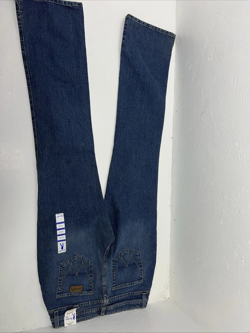 New Women’s Wrangler Mid Rise Denim Jeans. 9/10x36 L-12