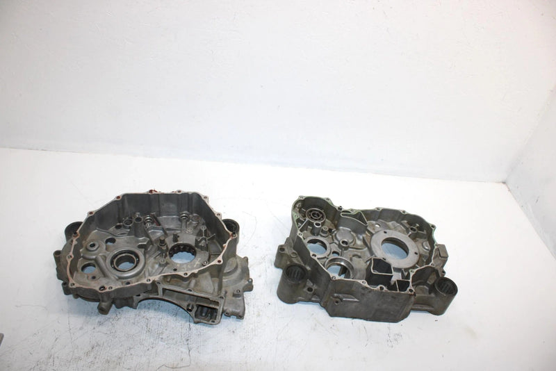 2004 Honda Fourtrax Rincon Oem Crankcase 11100-HN8-000 AH2