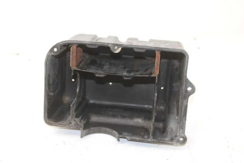 1988 Yamaha Srv Oem Lower Air Box Half 8K4-14441-01-00 SY62
