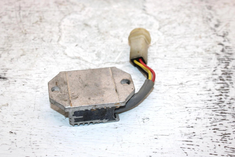 1990 Yamaha  Moto 4 Oem Voltage Regulator 29U-81960-90-00 AY5