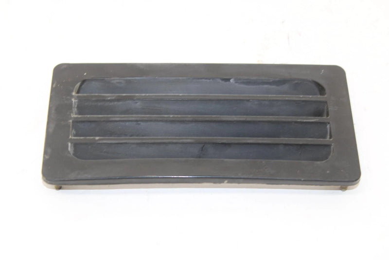 1988 Yamaha Srv Oem Front Center Hood Louver 8L9-77109-00-00 SY62
