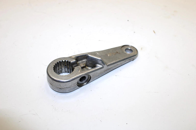 2006 Yamaha Apex Gt Oem Left Spindle Steering Arm 8FA-23851-00-00 Q2535