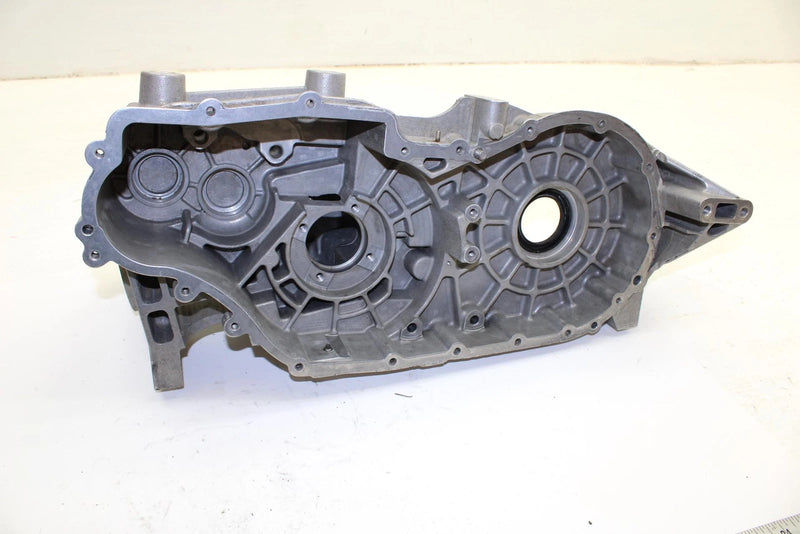 01 Polaris Sportsman 400 OEM Right Transmission Case 3233776 AP113