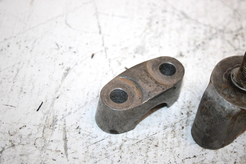 2004 Honda Fourtrax Rincon Oem Handlebar Mount 53130-HB3-770 AH2