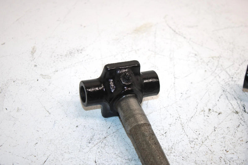 93 Polaris Xlt Oem Steering Spindle Pair 5130919-067 6230073-067 SP59