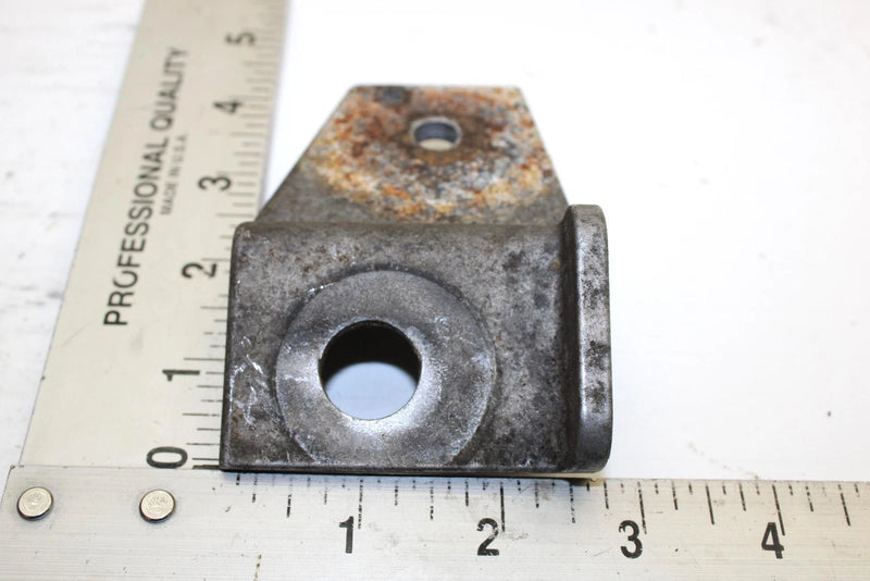 1999 Yamaha Phazer 500 Oem Front Lower Left Motor Mount 8DJ-21417-00-00 SY80
