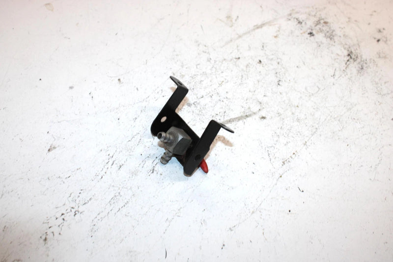 99 Arctic Cat Panther 440 Oem Fuel Shut Off W/Bracket 0670-144 0770-614 SA29