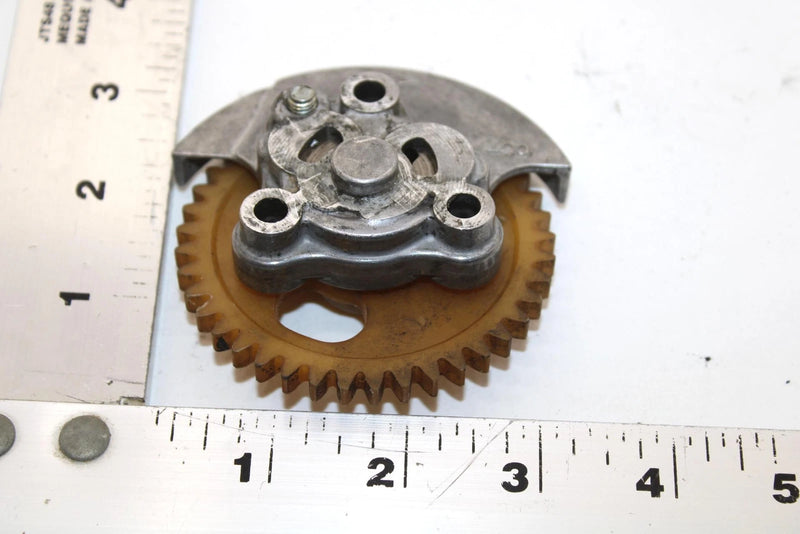 1985 Yamaha  Moto 4 Oem Engine Oil Pump 21V-13300-00-00 Q4341