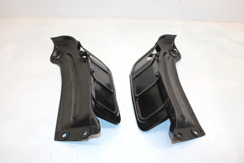 86 Honda Fourtrax  Trx125 A Oem Inner Fender Splash Guard Set 61862-VM6-000 AH7