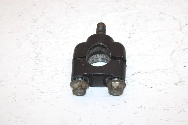 1986 Yamaha  Moto 4 Oem Handle Holder 1E6-23441-00-00 AY7