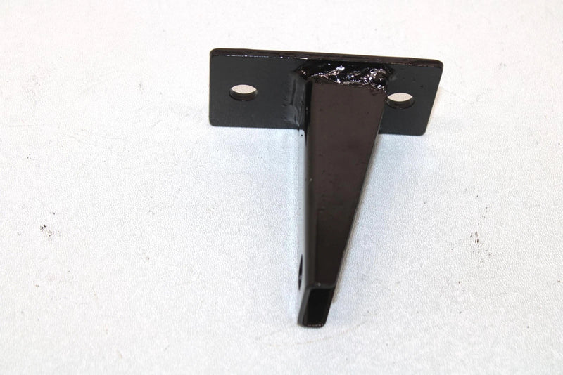 1998 Polaris Xpress 300 Oem Lower Engine Mounting Bracket 1040532-067 Q3016