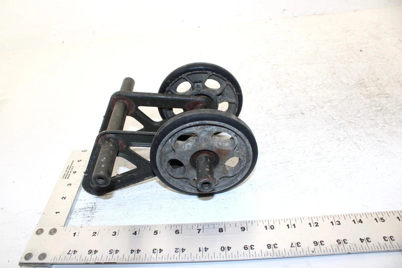 1995 Yamaha Vmax 500 Oem Front Skid Bracket W/Wheels 8AX-47418-00-00 SY34