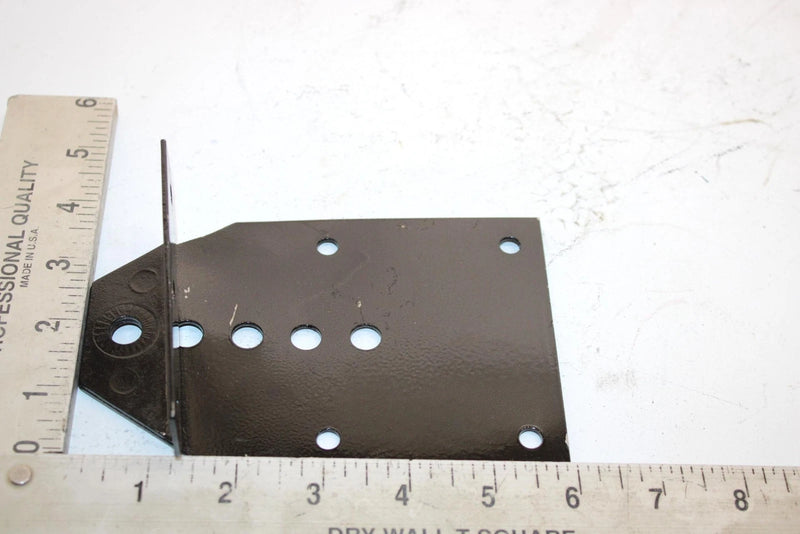 89 Polaris 500 Oem Left Suspension Bracket 1011666 1011746-067 Q5581