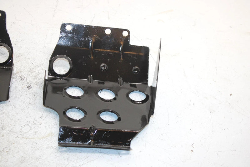 81 Yamaha Enticer 250 Et250e Oem Black Footrest Set 8G5-21910-01-00 SY6