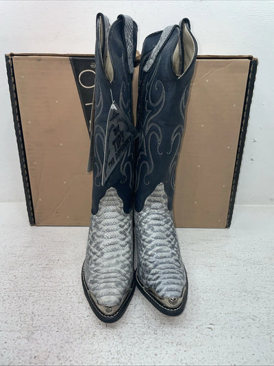 New Women’s Gray Snake Skin Capezio Cowboy Boots. L 425 5 M. 2-152