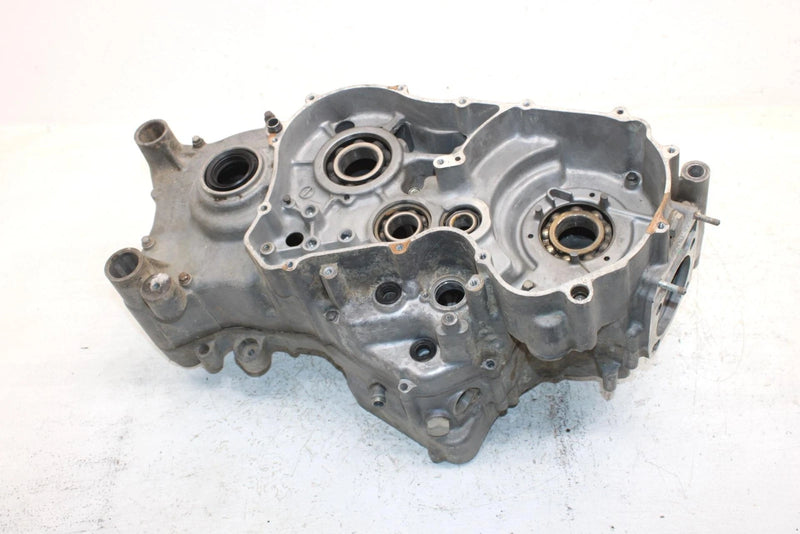 1998 Suzuki Quadrunner 250 Oem Crankcase 11301-20816 AS13