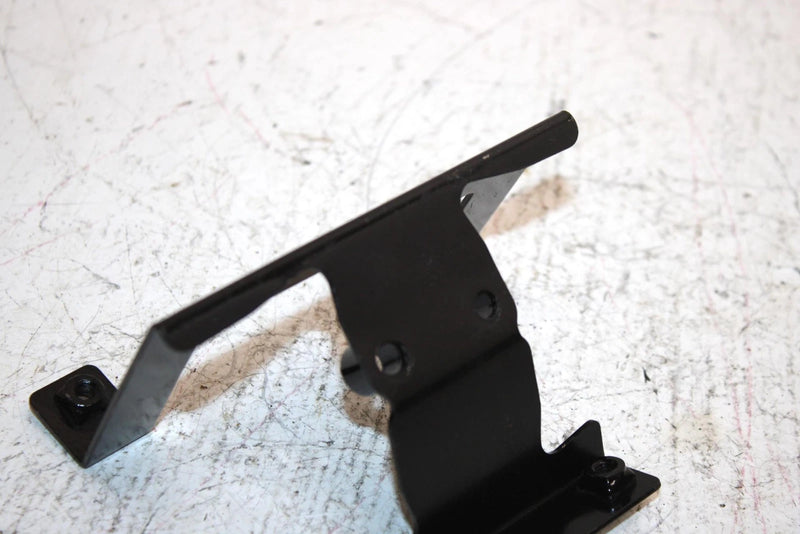 01 Polaris Sportsman 90 Oem Handlebar Cover Mount 0450468 AP61