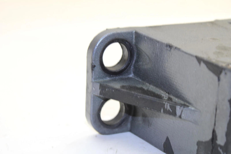 1996 Yamaha Waveventure 700 Oem Upper Engine Mount Stopper 63N-44532-01-00 JY2