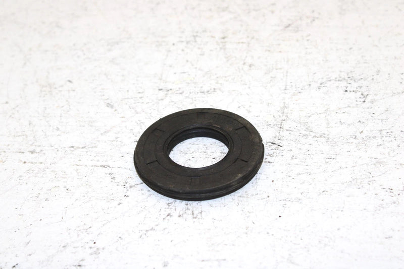 1997 Polaris 500 Indy Oem Crankcase Oil Seal Pair  3085200 SP15