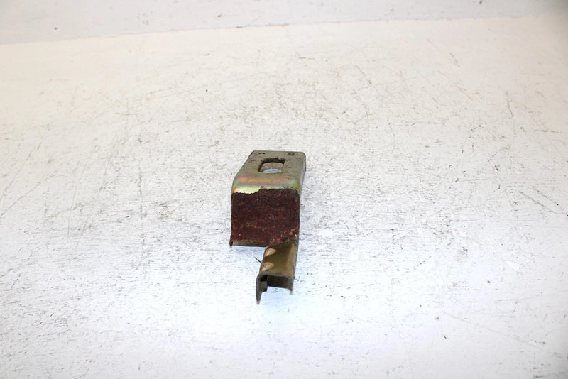 91 Yamaha Exciter Ii 570 Liquid Oem Front Oil Tank Bracket 82M-2193E-00-00 SY24